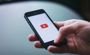 3 sposoby na zatrzymanie automatycznego odtwarzania filmów na Facebooku, Twitterze, Instagramie, YouTube i w przeglądarce Chrome