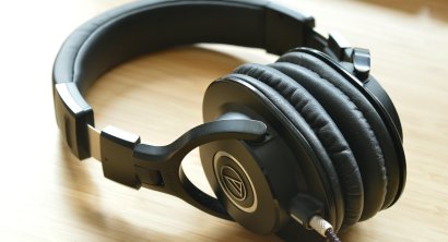 Słuchawki gamingowe vs. muzyczne – różnice i które wybrać?